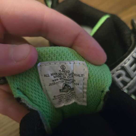 Toddler dinosaur sneakers size 6 - Picture 5 of 5